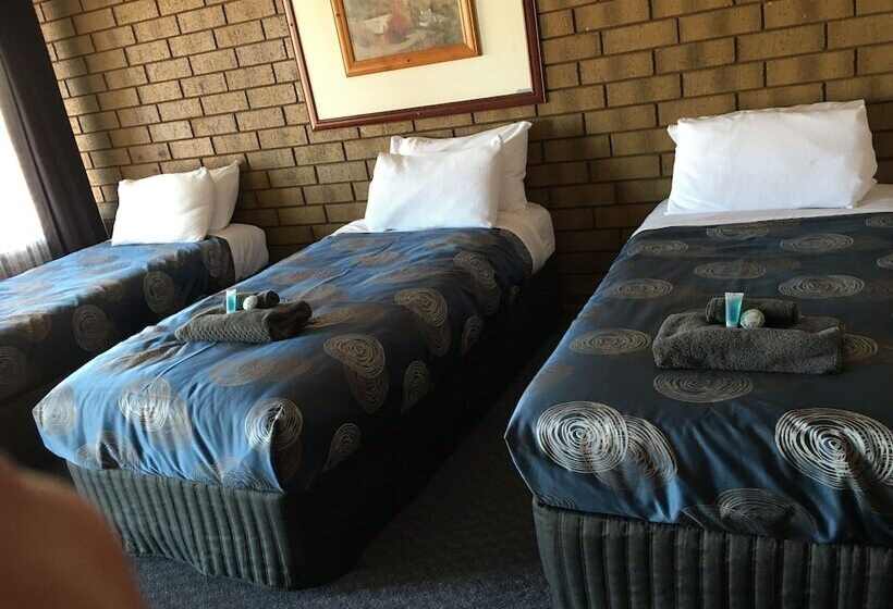 اتاق خانوادگی, Airport Whyalla Motel