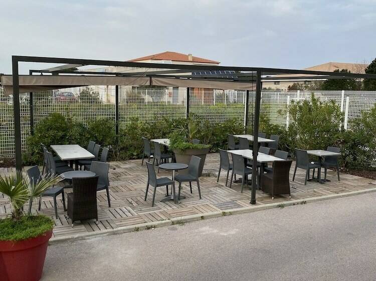 اتاق سوپریور سه تخته, The Originals City, Hôtel Les Dômes, Perpignan Sud Saleilles