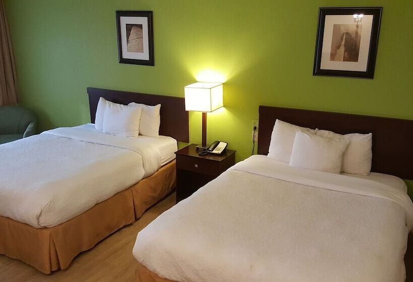 اتاق لوکس, Airport Waterfront Inn