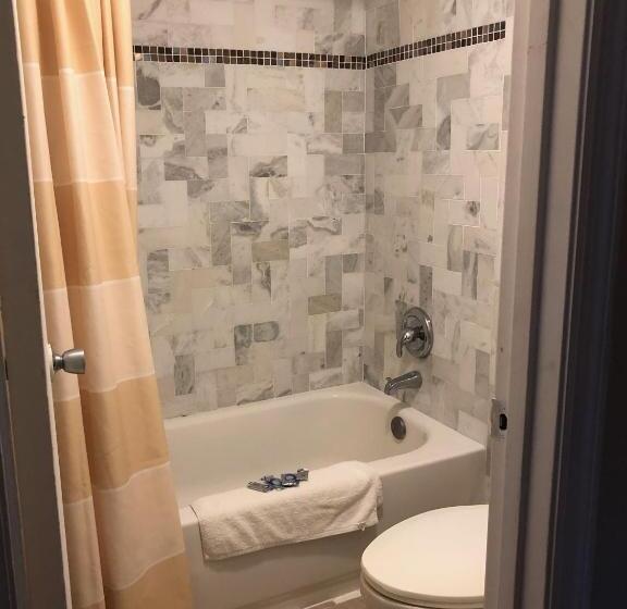 اتاق سوپریور با تخت بزرگ, Americas Best Inn   Savannah I 95