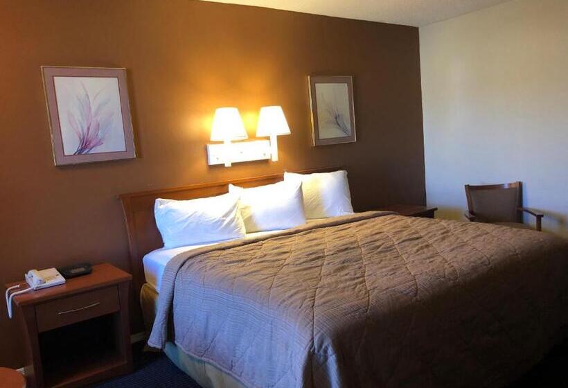 Superior Room King Size Bed, Americas Best Inn   Savannah I 95