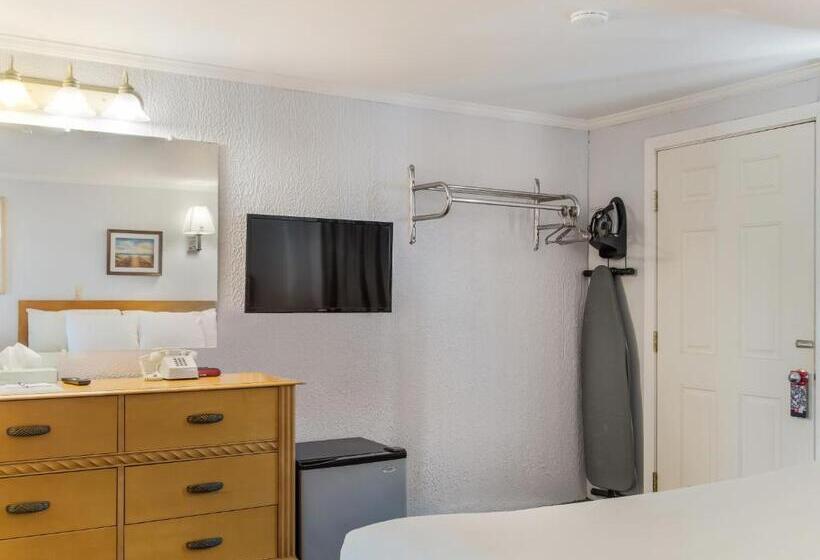 장애인을 위한 킹사이즈 침대 스탠다드 룸, America S Best Value Inn & Suites/hyannis