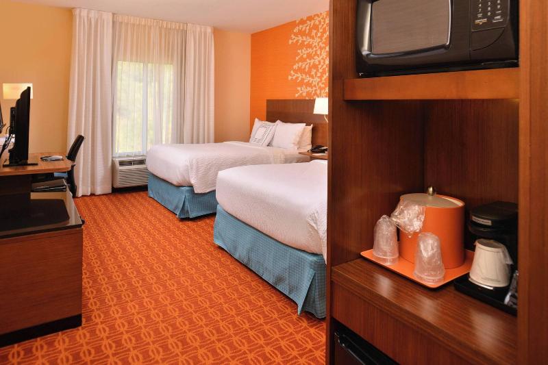 اتاق استاندارد با تخت دو نفره بزرگ, Fairfield Inn & Suites Calhoun