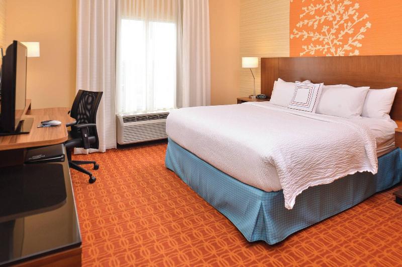 اتاق استاندارد با تخت بزرگ, Fairfield Inn & Suites Calhoun
