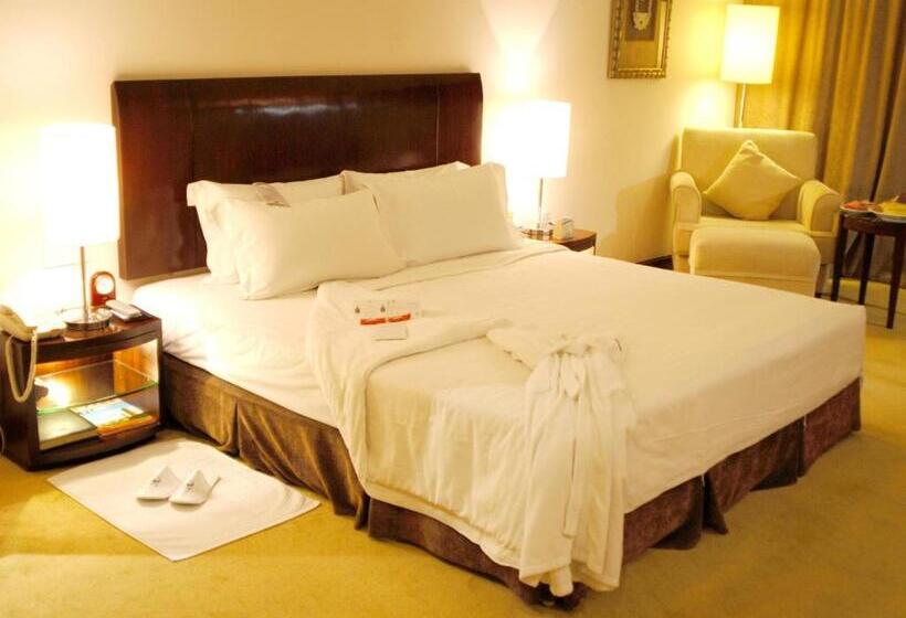 Superior Room King Size Bed, Grand Metropark Wanshi