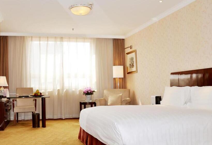 Deluxe Room King Size Bed, Grand Metropark Wanshi