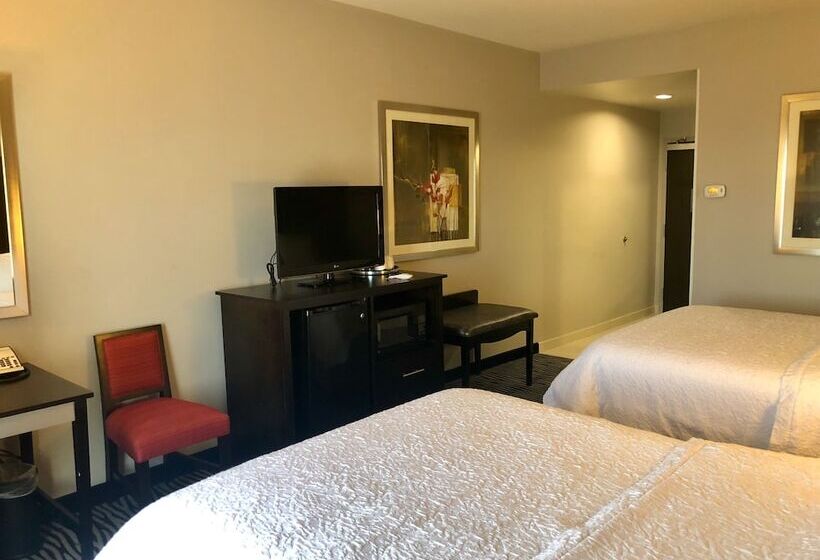 اتاق استاندارد, Hampton Inn & Suites Tulsa/central