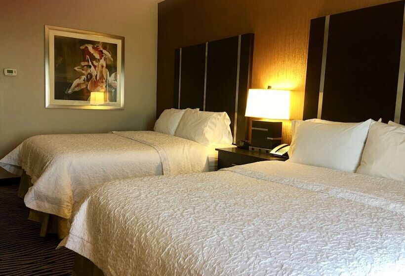اتاق استاندارد, Hampton Inn & Suites Tulsa/central