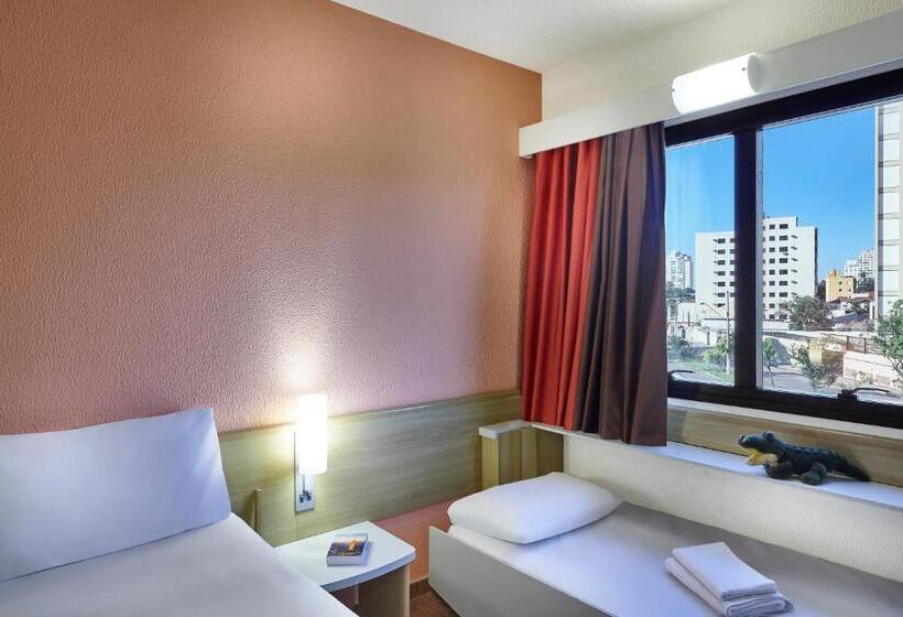 Standard Room, Ibis Taubate