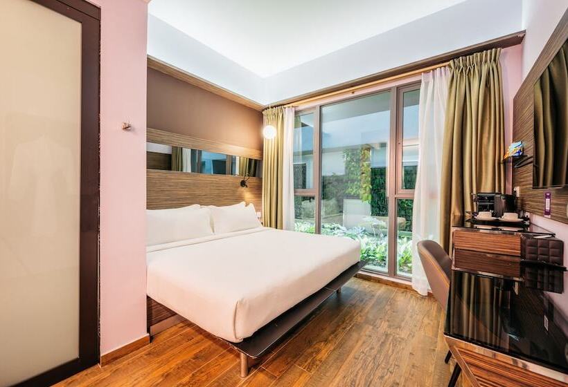 Standard Room Double Bed, Mercure Singapore Tyrwhitt