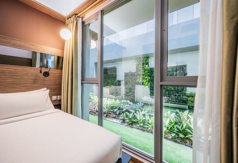 Standard Room Double Bed, Mercure Singapore Tyrwhitt