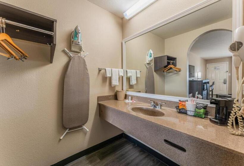 اتاق استاندارد, Super 8 By Wyndham Lake Charles Northeast
