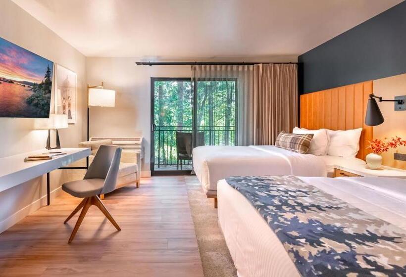 اتاق استاندارد چهارنفره با بالکن, The Incline Lodge