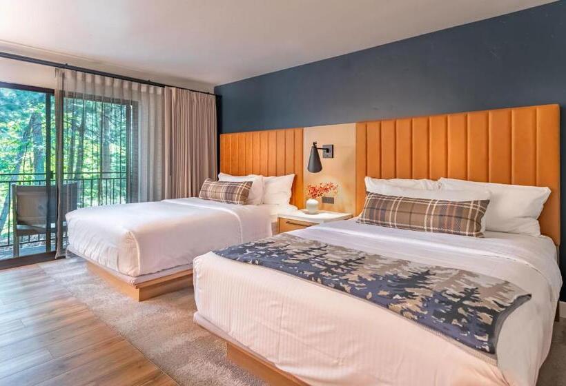 اتاق استاندارد چهارنفره با بالکن, The Incline Lodge