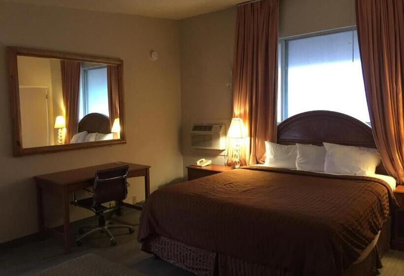 Deluxe Suite King Bed, University Inn Chico