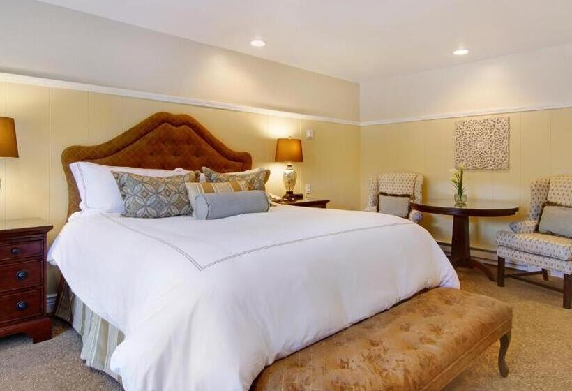 اتاق استاندارد با تخت بزرگ, Wayside Inn