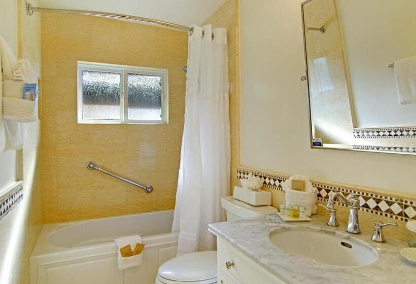 Deluxe Suite King Bed, Wayside Inn