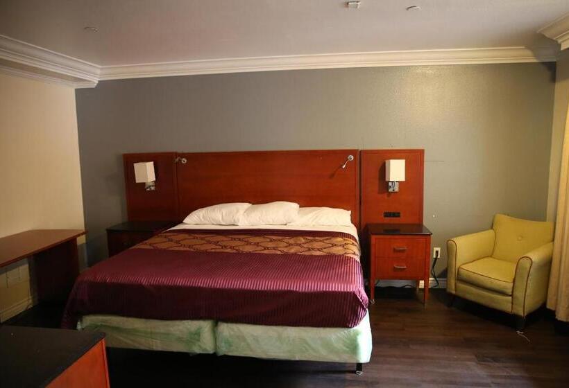 اتاق استاندارد با تخت بزرگ, Chateau Inn & Suites