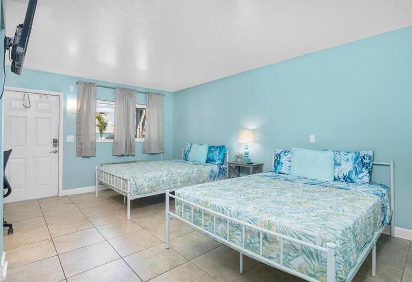 اتاق استاندارد, Latitude 26 Waterfront Resort And Marina