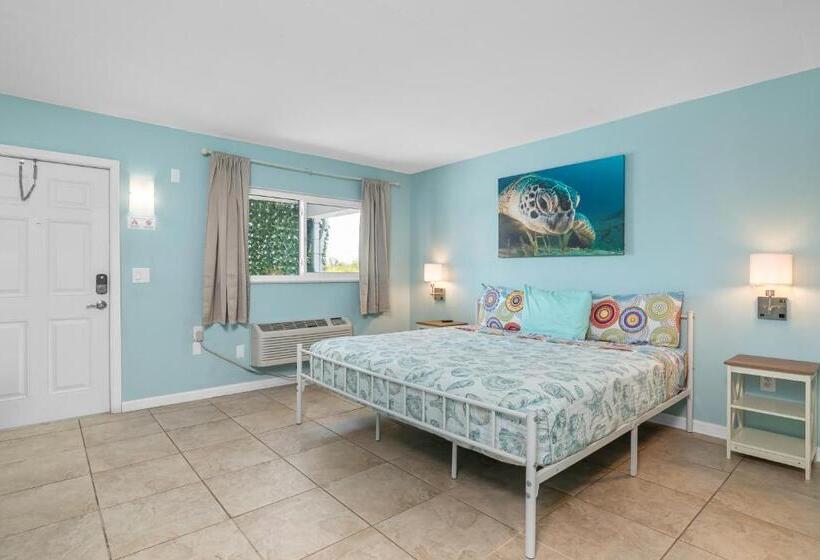 اتاق استاندارد با تخت بزرگ, Latitude 26 Waterfront Resort And Marina