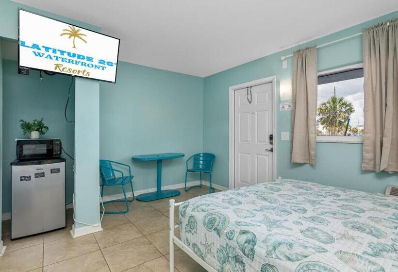 اتاق استاندارد برای معلولان, Latitude 26 Waterfront Resort And Marina