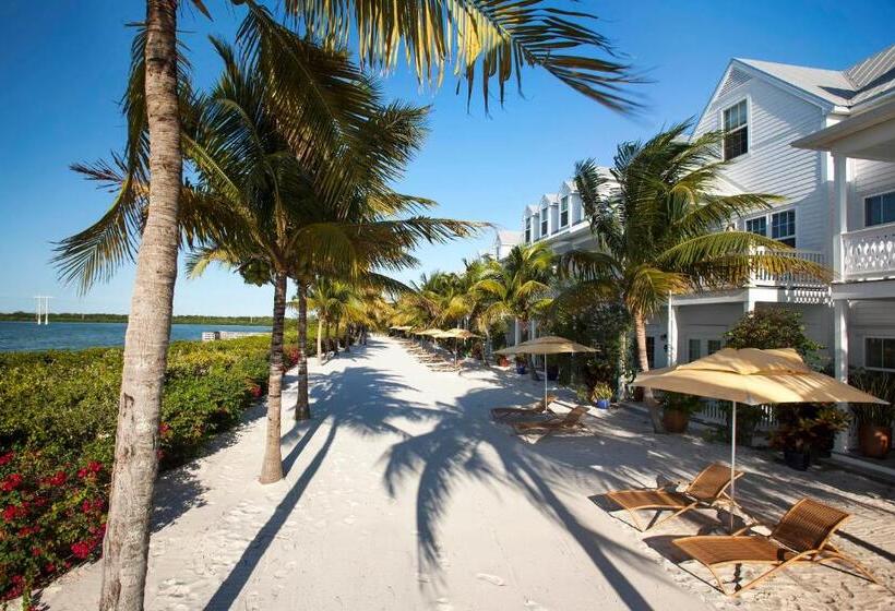 سوئیت با چشم‌انداز, Parrot Key Hotel & Villas