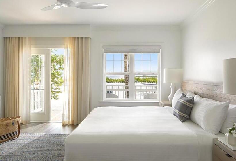 سوئیت با تخت بزرگ, Parrot Key Hotel & Villas