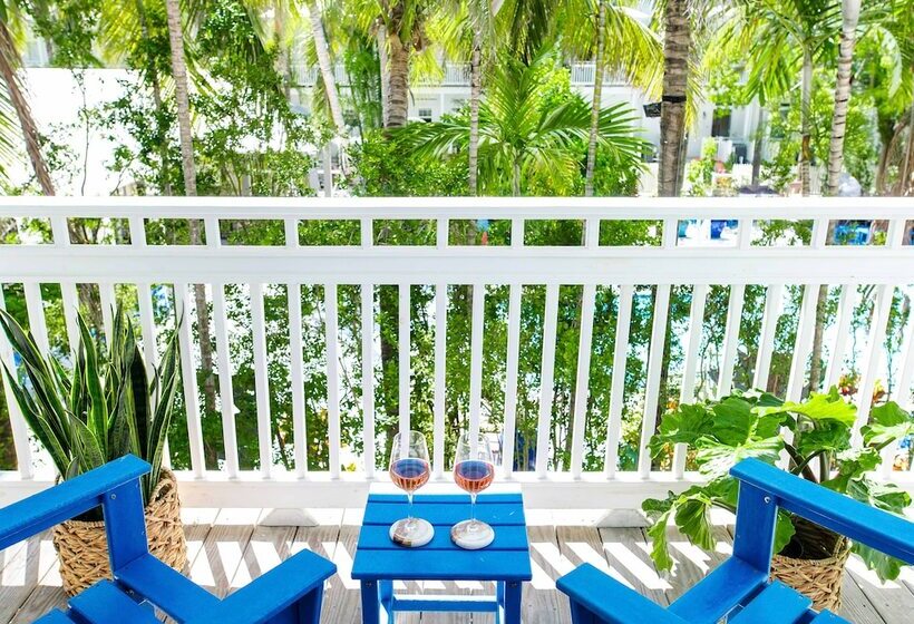 سوئیت 2 خوابه, Parrot Key Hotel & Villas