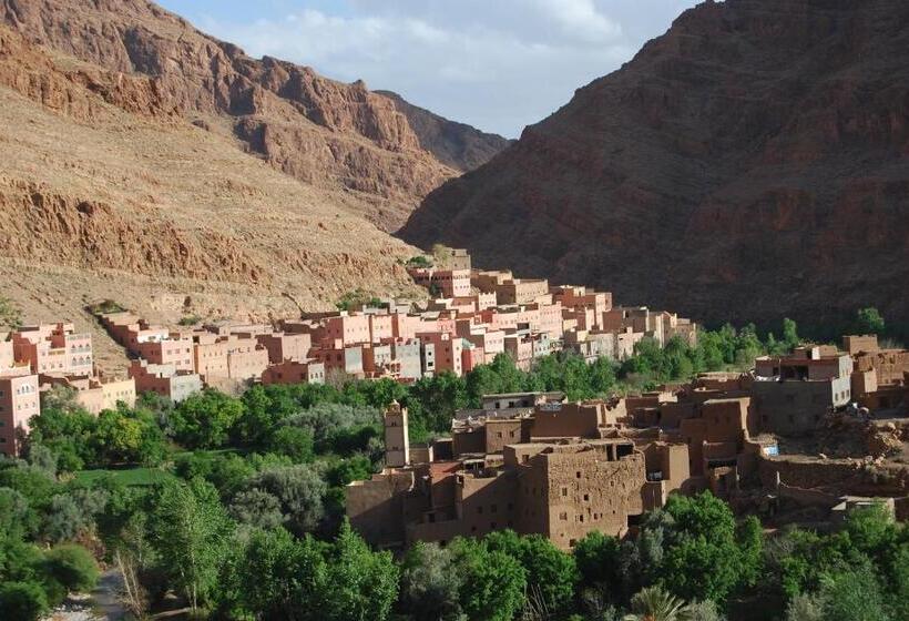 اتاق استاندارد چهارنفره با چشم‌انداز باغ, Maison D Hôtes Le Ciel Bleu