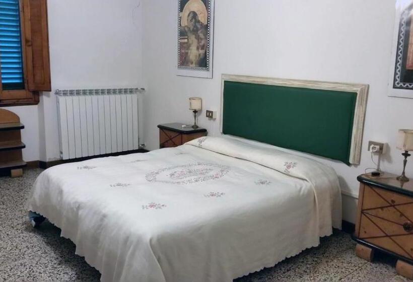 اتاق استاندارد با سرویس بهداشتی مشترک, Agriturismo Frigionaia