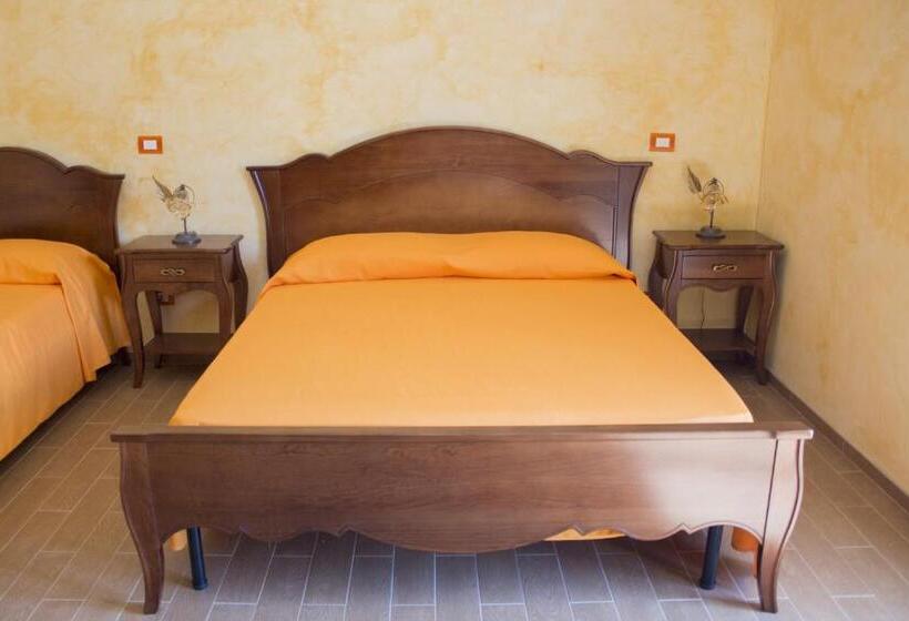 اتاق استاندارد سه تخته با چشم‌انداز, Agriturismo La Turritella
