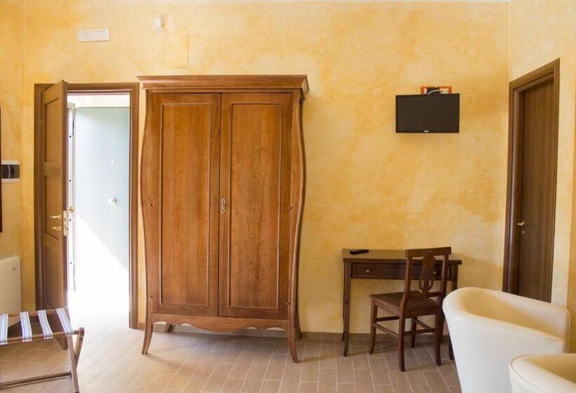 اتاق استاندارد سه تخته با چشم‌انداز, Agriturismo La Turritella