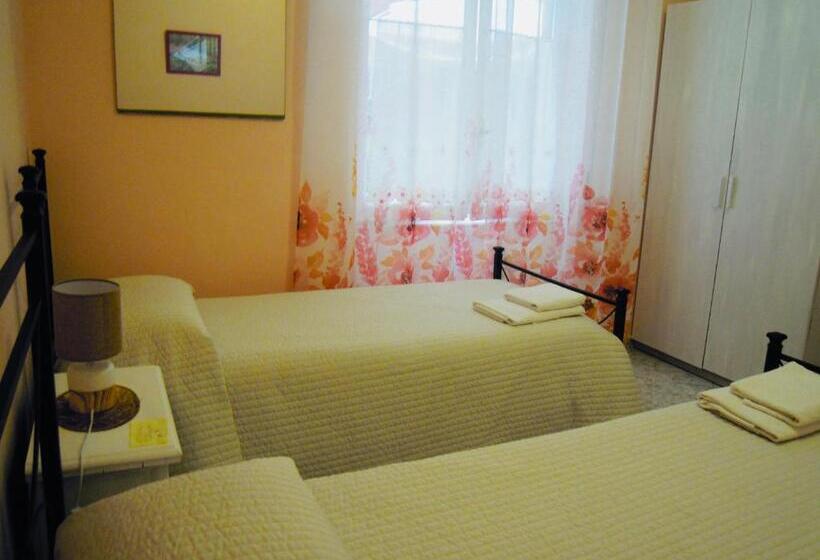 اتاق استاندارد با سرویس بهداشتی مشترک, Affittacamere Benvenuti Monterosso