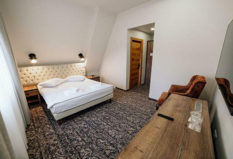 اتاق استاندارد با بالکن, Popasul Domnesc  Resort& Spa  Voronet Vue