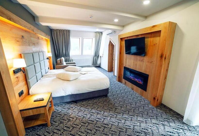 اتاق لوکس با بالکن, Popasul Domnesc  Resort& Spa  Voronet Vue