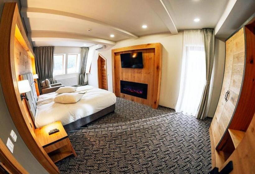 اتاق لوکس با بالکن, Popasul Domnesc  Resort& Spa  Voronet Vue