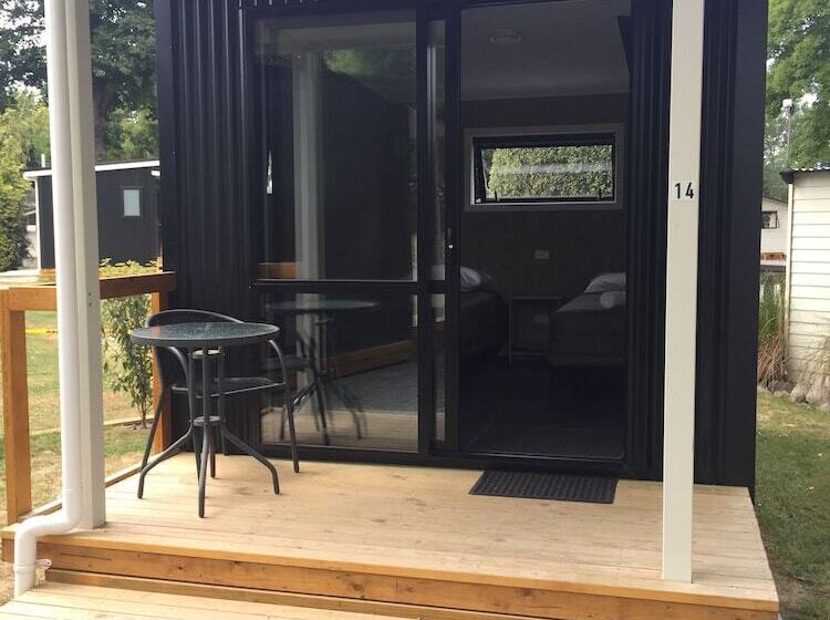 کلبه دلوکس, Geraldine Top 10 Holiday Park