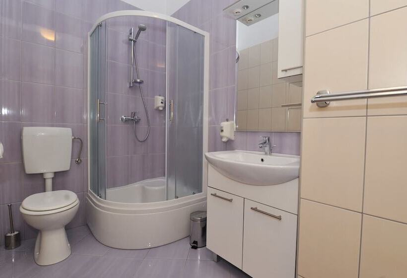 آپارتمان کامفورت 2 خوابه, Lastura Aparthotel & Mobile Homes