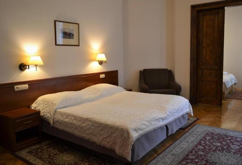 اتاق استاندارد چهار تخته, Aparthotel Basztowa