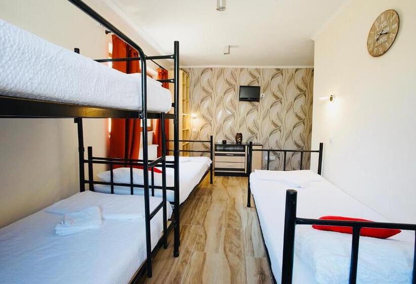 4 Bett Standardzimmer, Byzanthin Hostel