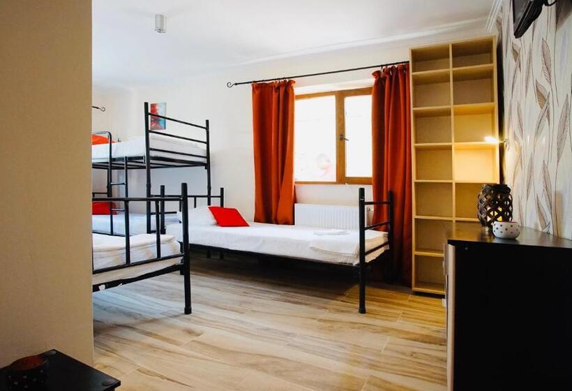 4 Bett Standardzimmer, Byzanthin Hostel