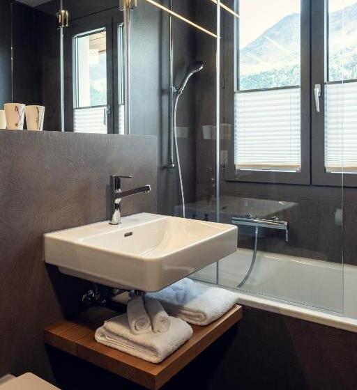 اتاق استاندارد پلاس, Conrad's Mountain Lodge