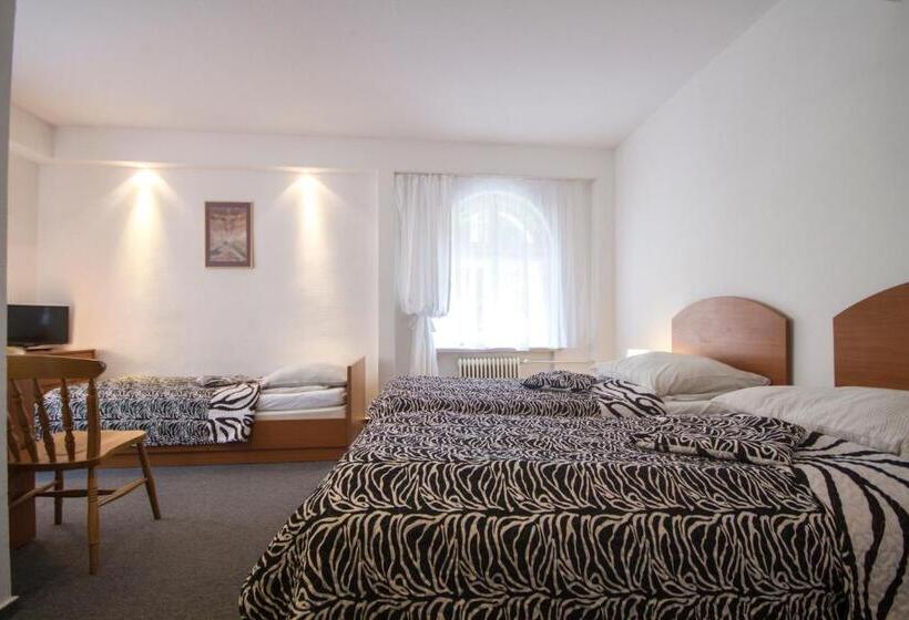 3 Bett Komfort Zimmer, Corum