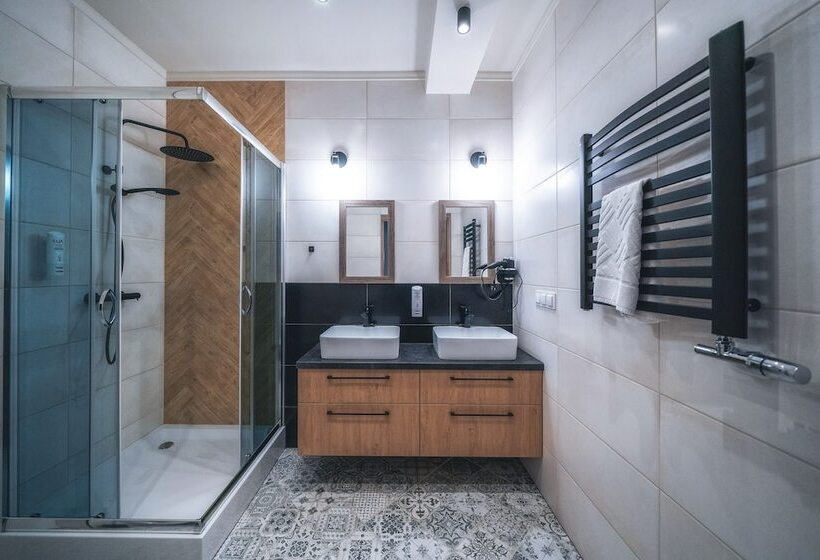 استودیوی لوکس, Kompleks Antałówka Termy & Med