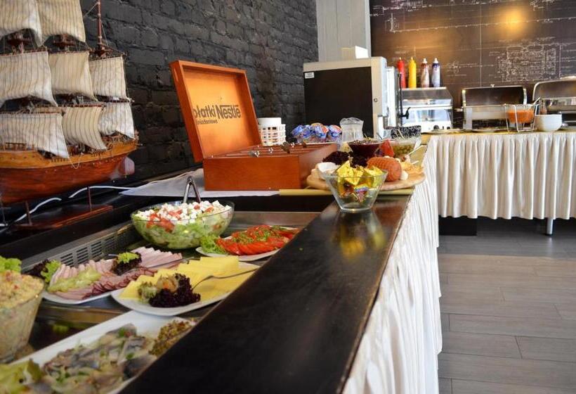 اتاق استاندارد یک نفره, Malinowski Business