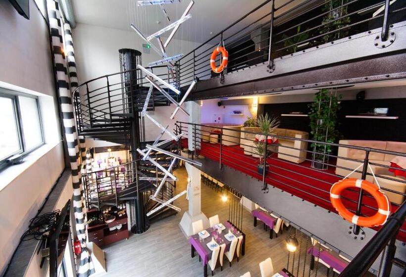 اتاق استاندارد یک نفره, Malinowski Business