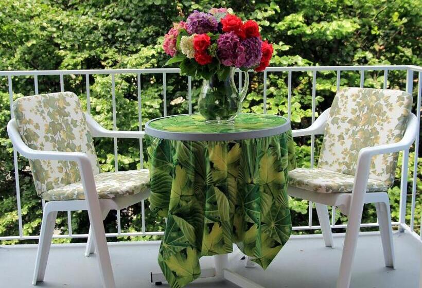 Cameră cvadruplă standard cu balcon, Piccolo