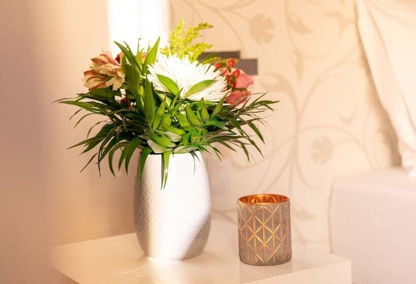 اتاق سوپریور, Savoy