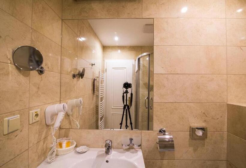 اتاق استاندارد, Windsor Spa