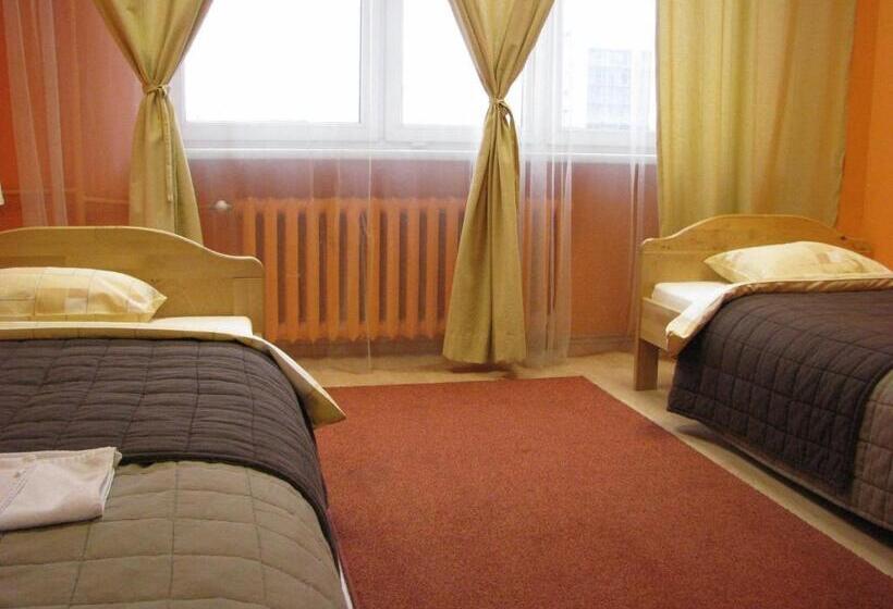 اتاق استاندارد سه نفره, Scsk żurawia